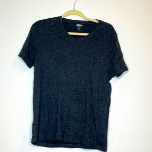 Old Navy v neck tshirt. Navy. M